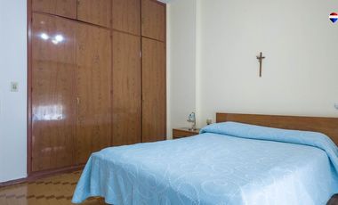 2 Galpones en Venta en Villa Dominico c vivienda