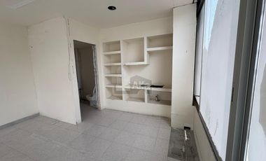 Local Comercial en Planta Alta en Renta en Colinas del Cimatario