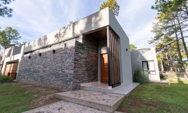 CASA MODERNA A LA VENTA EN EL PINAR
