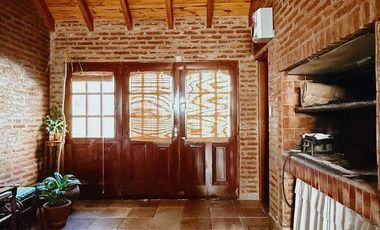 Casa en venta c/ cochera en Villa Mitre