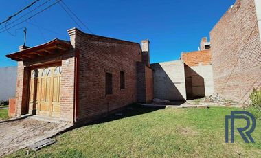 Casa en venta c/ cochera en Villa Mitre
