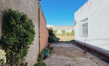Casa en venta c/ cochera en Villa Mitre