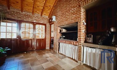Casa en venta c/ cochera en Villa Mitre