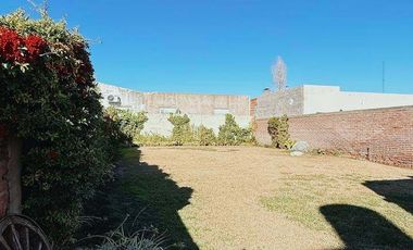 Casa en venta c/ cochera en Villa Mitre