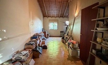Casa en venta de 3 Dormitorios con  cochera para 2 autos cubiertos Tolosa