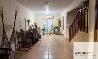 Casa en venta de 3 Dormitorios con  cochera para 2 autos cubiertos Tolosa
