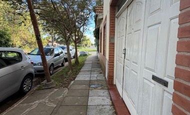 Casa en venta de 3 Dormitorios con  cochera para 2 autos cubiertos Tolosa