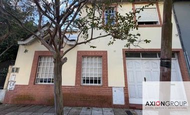 Casa en venta de 3 Dormitorios con  cochera para 2 autos cubiertos Tolosa