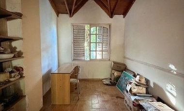 Casa en venta de 3 Dormitorios con  cochera para 2 autos cubiertos Tolosa