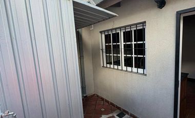 ALQUILER DUPLEX 3 AMB CON PATIO Y COCHERA EN RAMOS MEJIA