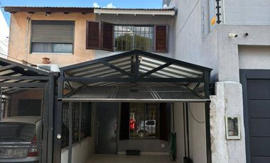 ALQUILER DUPLEX 3 AMB CON PATIO Y COCHERA EN RAMOS MEJIA