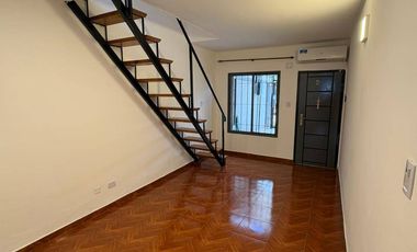 ALQUILER DUPLEX 3 AMB CON PATIO Y COCHERA EN RAMOS MEJIA