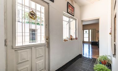 VENTA CASA 3 AMBIENTES MORON