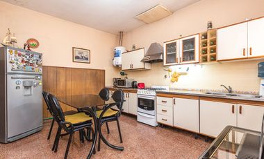 VENTA CASA 3 AMBIENTES MORON