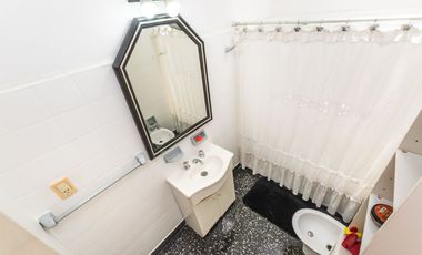 VENTA CASA 3 AMBIENTES MORON