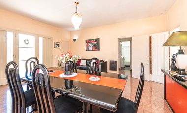VENTA CASA 3 AMBIENTES MORON