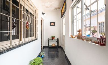 VENTA CASA 3 AMBIENTES MORON