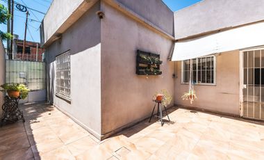 VENTA CASA 3 AMBIENTES MORON