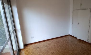 ALQUILER 3 AMBIENTES BALCON Y COCHERA