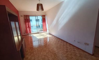 ALQUILER 3 AMBIENTES BALCON Y COCHERA