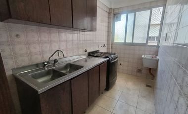 ALQUILER 3 AMBIENTES BALCON Y COCHERA