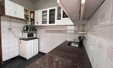 CASA EN VENTA 3 AMB V. SOLDATI CON PATIO Y JARDIN