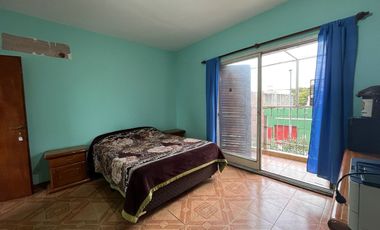 CASA EN VENTA 3 AMB V. SOLDATI CON PATIO Y JARDIN