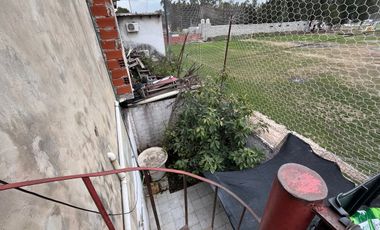 CASA EN VENTA 3 AMB V. SOLDATI CON PATIO Y JARDIN