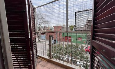 CASA EN VENTA 3 AMB V. SOLDATI CON PATIO Y JARDIN