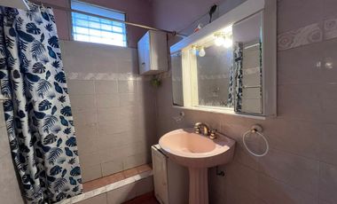 CASA EN VENTA 3 AMB V. SOLDATI CON PATIO Y JARDIN