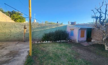 CASA DE 3 DORMITORIOS. B° LAS VIÑAS, SANTA LUCÍA