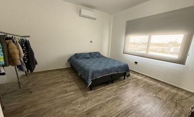 CASA DE CATEGORIA EN BARRIO PRIVADO. RIVADAVIA