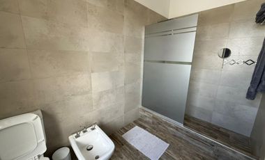 CASA DE CATEGORIA EN BARRIO PRIVADO. RIVADAVIA