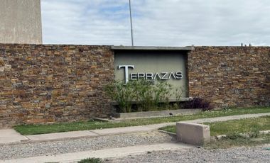 CASA DE CATEGORIA EN BARRIO PRIVADO. RIVADAVIA