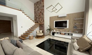 CASA DE CATEGORIA EN BARRIO PRIVADO. RIVADAVIA