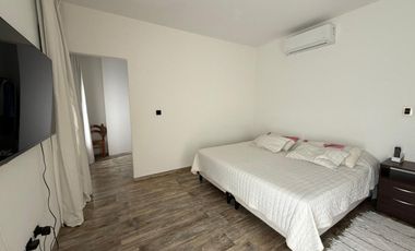 CASA DE CATEGORIA EN BARRIO PRIVADO. RIVADAVIA