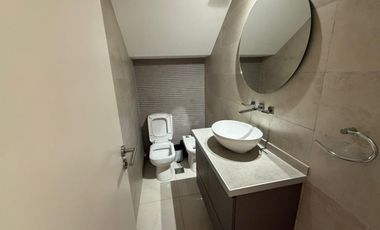 CASA DE CATEGORIA EN BARRIO PRIVADO. RIVADAVIA