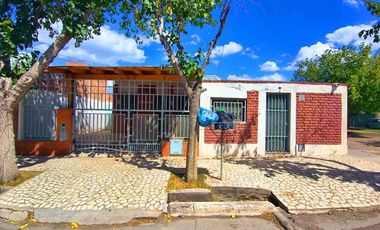 CASA APTA CRED. 4 DORM. B° LOS TAMARINDOS. CHIMBAS