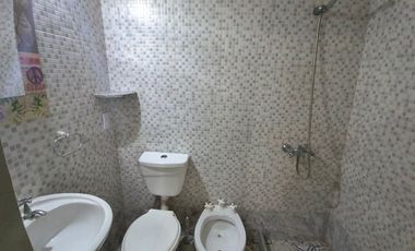 CASA APTA CRED. 4 DORM. B° LOS TAMARINDOS. CHIMBAS