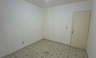 CASA APTA CRED. 4 DORM. B° LOS TAMARINDOS. CHIMBAS