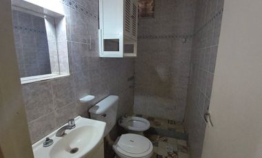 CASA APTA CRED. 4 DORM. B° LOS TAMARINDOS. CHIMBAS