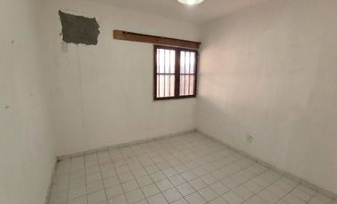 CASA APTA CRED. 4 DORM. B° LOS TAMARINDOS. CHIMBAS