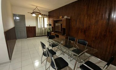 CASA APTA CRED. 4 DORM. B° LOS TAMARINDOS. CHIMBAS