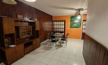 CASA APTA CRED. 4 DORM. B° LOS TAMARINDOS. CHIMBAS