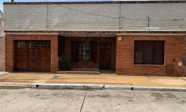 CASA 3 AMBIENTES EN VENTA  LOMAS DE ZAMORA