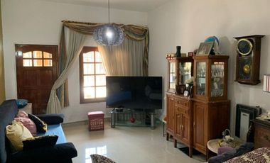 CASA 3 AMBIENTES EN VENTA  LOMAS DE ZAMORA