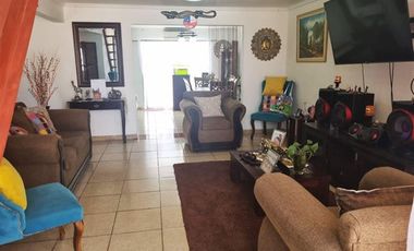 CASA 2 PISOS EN VENTA CONDOMINIO 4 DORM. EN ALTO HOSPICIO