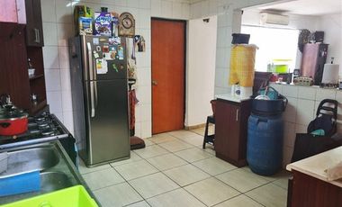 CASA 2 PISOS EN VENTA CONDOMINIO 4 DORM. EN ALTO HOSPICIO