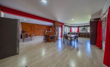 CASA EN VENTA IBARLUCEA 3 DORMITORIOS Y COCHERA