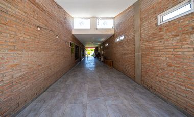 CASA EN VENTA IBARLUCEA 3 DORMITORIOS Y COCHERA